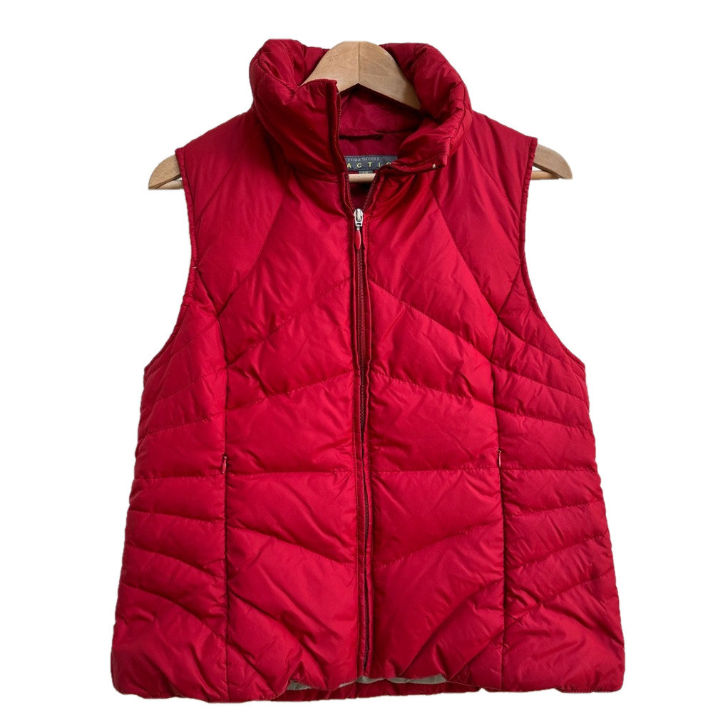 Kenneth Cole Reaction Red Down Puffer Vest. Size L